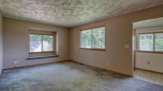 9209 N WALL ST, SPOKANE, WA 99218, photo 4 of 29